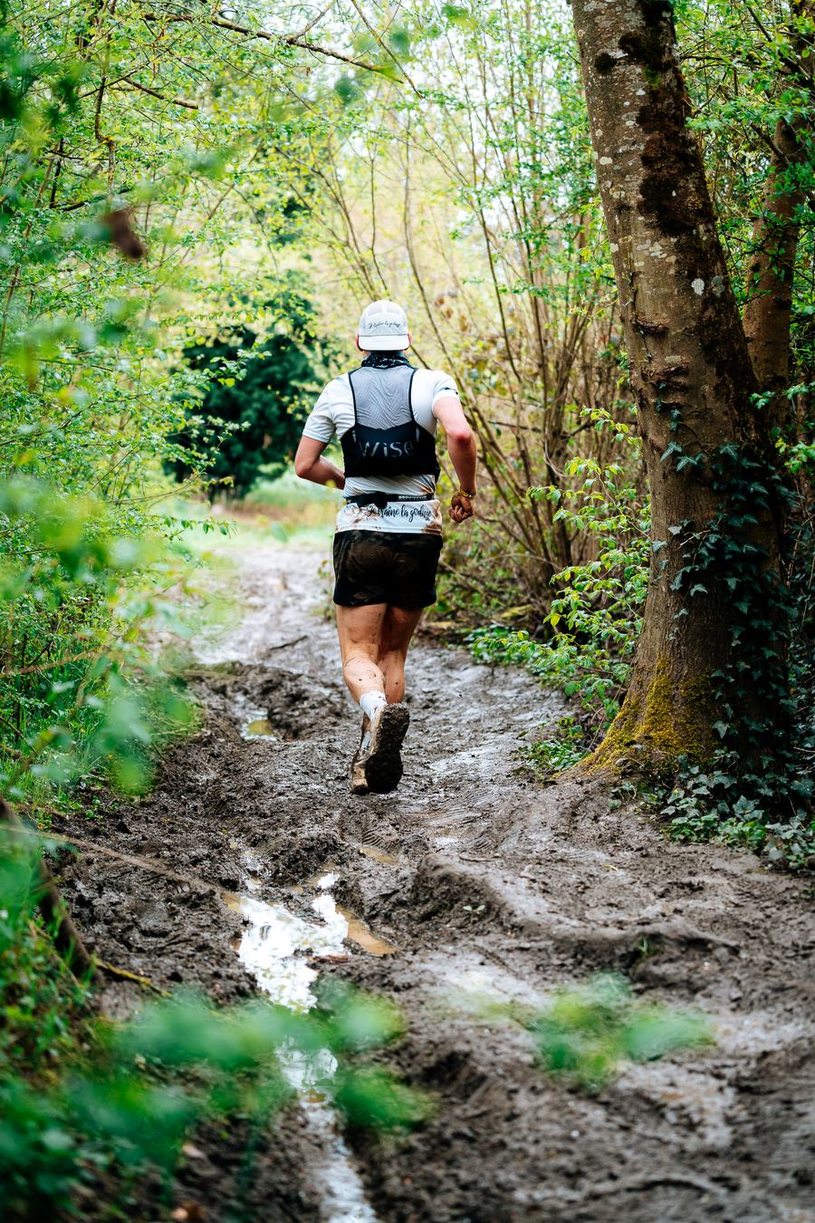 Coureur en forêt